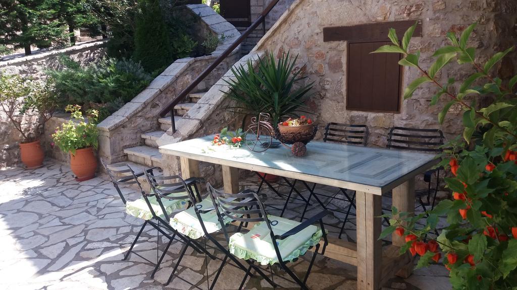Oihalia Guesthouse Fidhakia Экстерьер фото